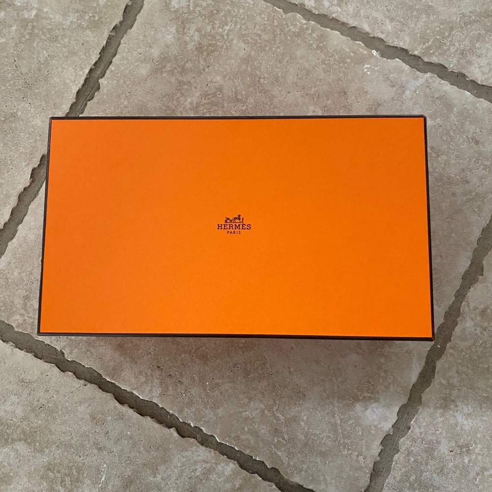 Hermès BOX ONLY . Sandal box with dust bags